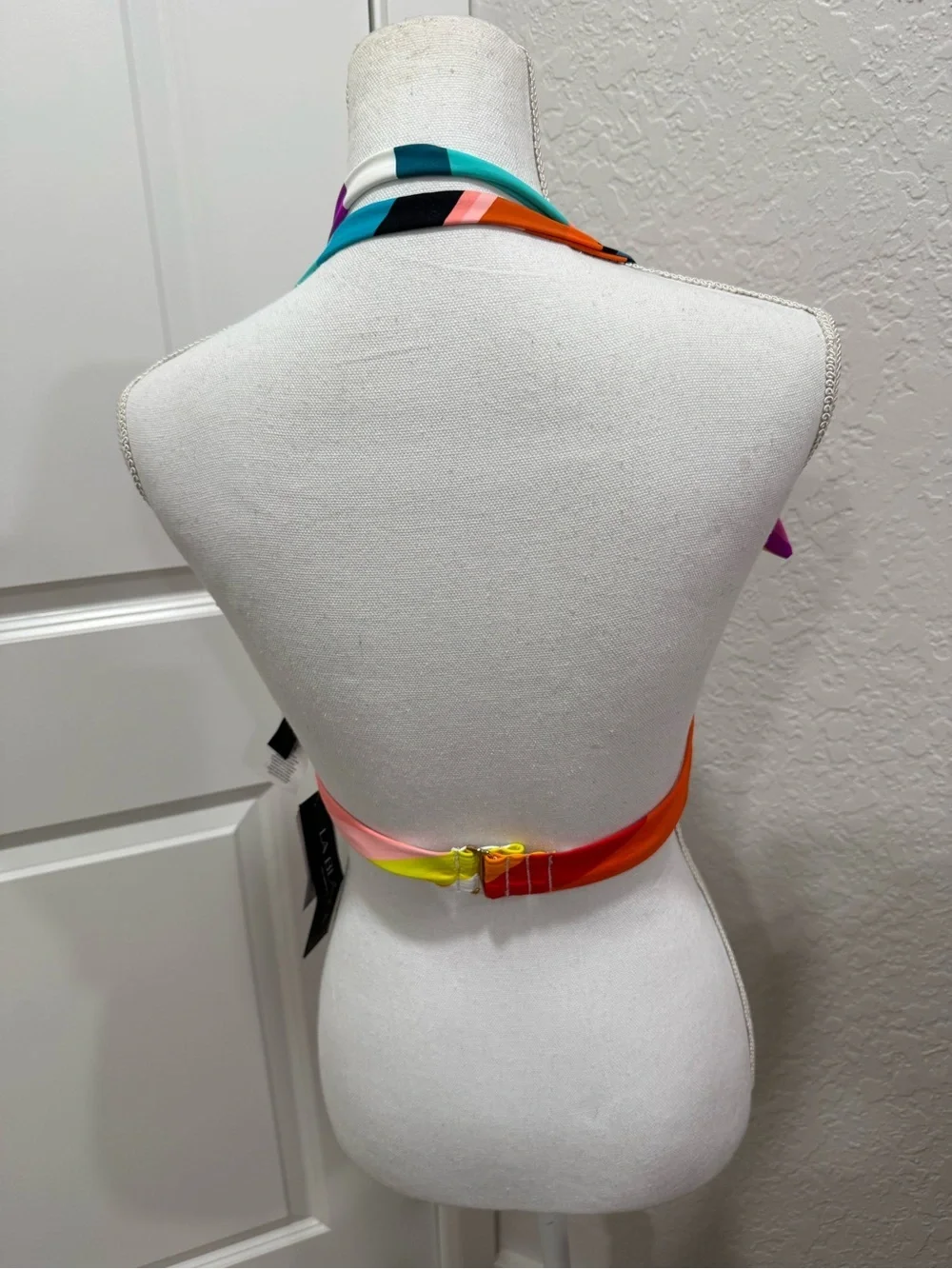 La Blanca Sunscape Banded Halter Triangle Bikini Top Size 14 Vibrant Resortwear